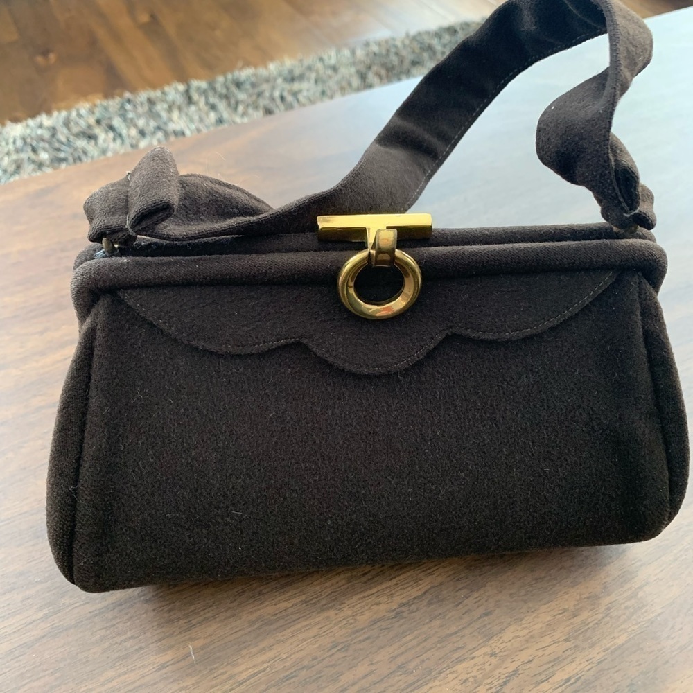 GraceLine masterpiece vintage handbag. Dark brown arm candy. EVC inside & out.